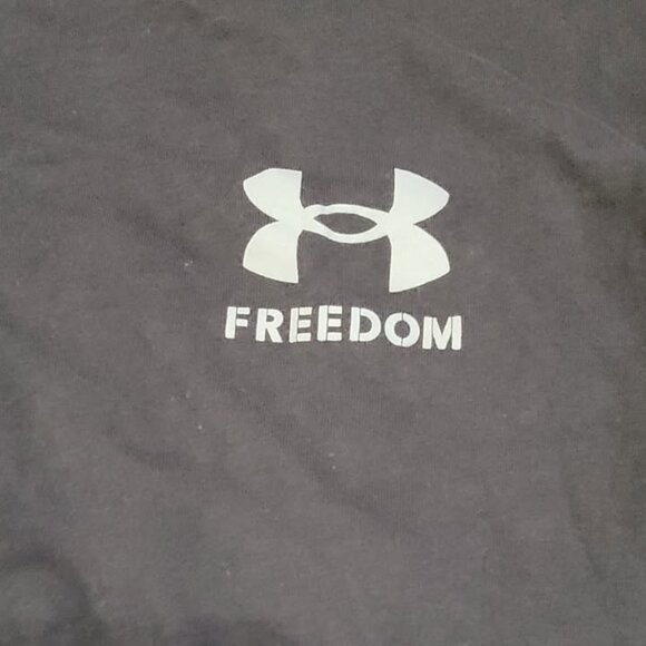 Under Armour Freedom with flag on the back long sleeve shirt size small EUC - Picture 2 of 4